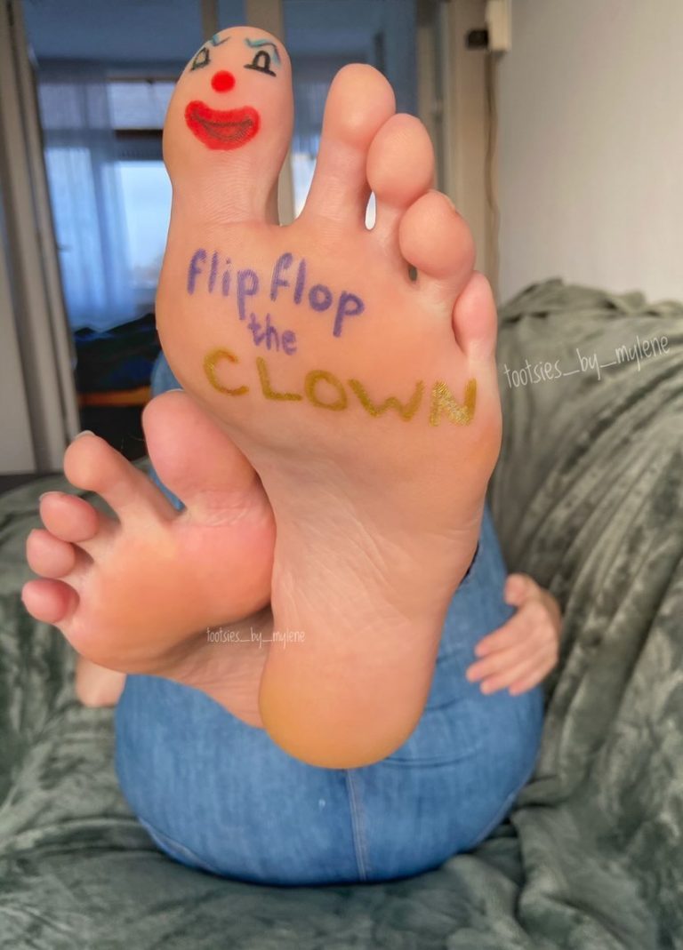 FlipFlop The Clown Fan Art & Foot Love by @tootsies_by_mylene
